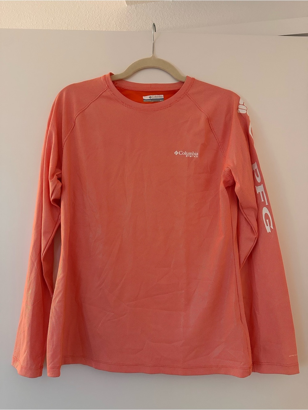 Columbia Women’s Long Sleeve Performance Tee in Coral Pink